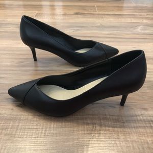 NEW Le Château Leather Pointy Toe Heels Size 38